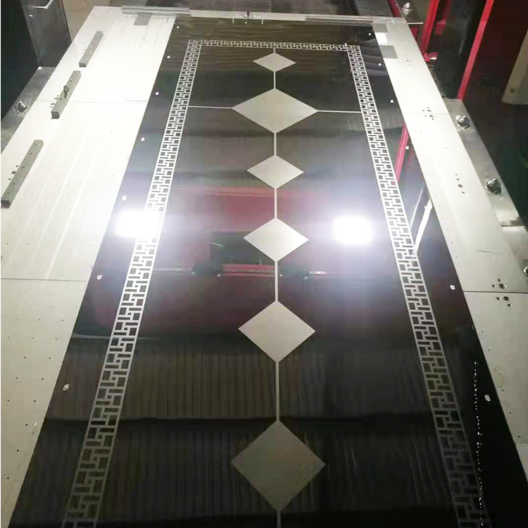 光纖激光打標(biāo)機(jī)怎么樣實(shí)現(xiàn)大幅面激光打標(biāo)？